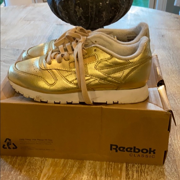Metallic gold Reebok’s - Picture 3 of 6